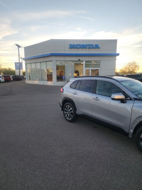 View vehicle photo 2