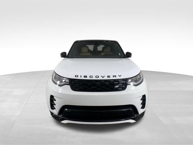 2025 Land Rover Discovery Dynamic SE 9