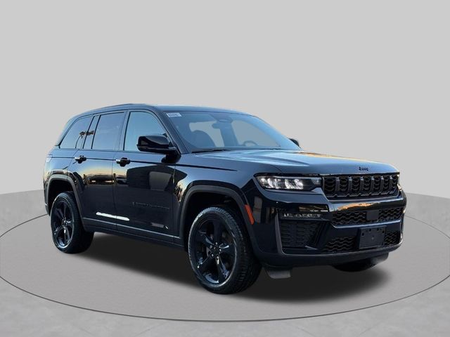 Diamond Black Crystal Pearlcoat 2026 Jeep Grand Cherokee SUV / Crossover Four-Wheel Drive 8-Speed Automatic