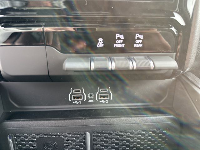 2026 Ram 1500 Big Horn/Lone Star - Diamond Black Crystal Pearlcoat exterior view 18