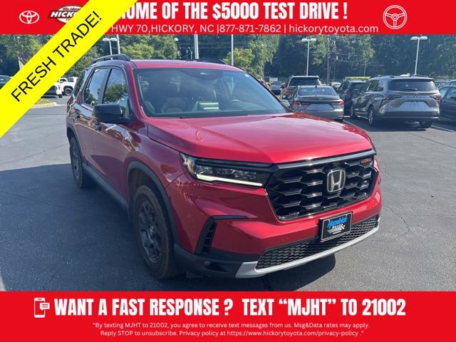 2025 Honda Pilot TrailSport AWD's photo