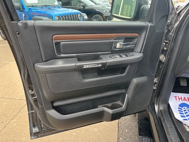 2017 Ram 1500 Laramie - Brilliant Black Crystal Pearlcoat exterior view 11