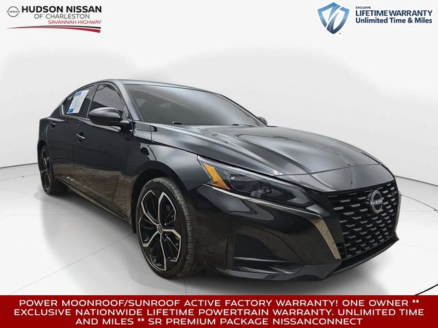 Super Black Clearcoat 2025 Nissan Altima Sedan Front-Wheel Drive Continuously Variable Transmission