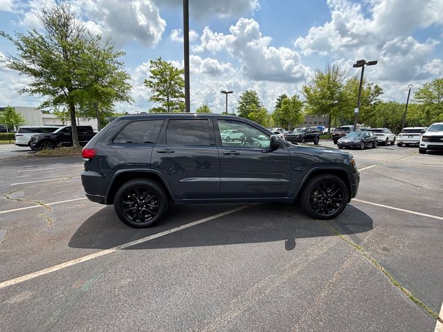 2017 Jeep Grand Cherokee Altitude photo