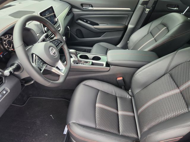 2025 Nissan Altima 2.5 SR photo 8