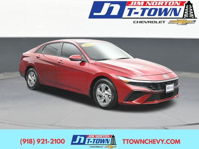 Ultimate Red 2025 Hyundai Elantra Sedan Front-Wheel Drive Continuously Variable Transmission