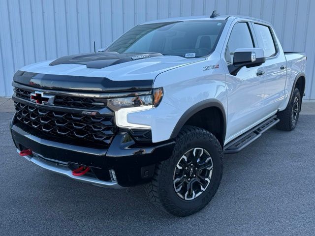 Summit White 2024 Chevrolet Silverado 1500 Pickup Truck Four-Wheel Drive Automatic