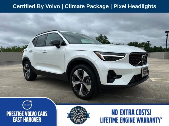 Crystal White Pearl 2025 Volvo XC40 SUV / Crossover All-Wheel Drive Automatic