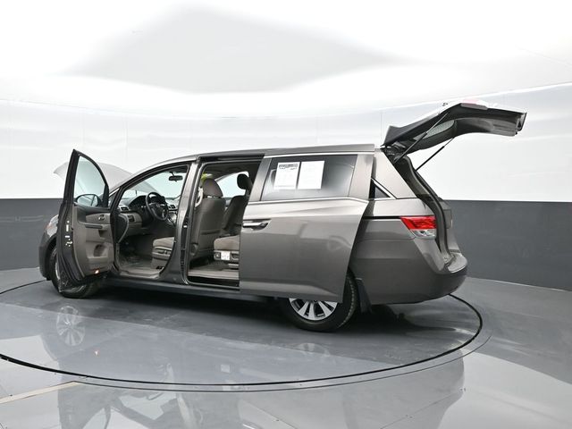 2016 Honda Odyssey SE 42