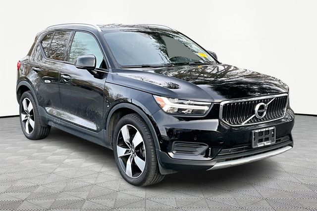 2019 Volvo XC40 Momentum