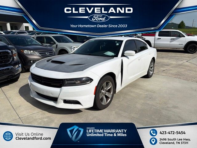 White Knuckle Clearcoat 2017 Dodge Charger Sedan Rear-Wheel Drive 8-Speed Automatic