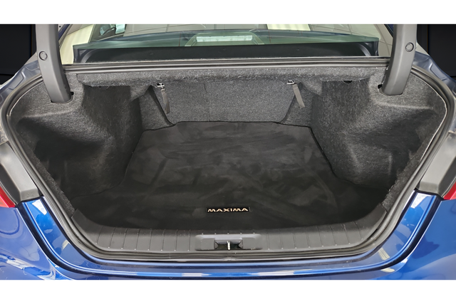 Used 2018 Deep Blue Pearl Nissan 3.5 SL image 26