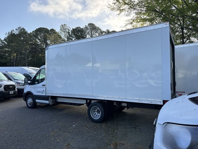New 2026 Oxford White Ford Cutaway image 6