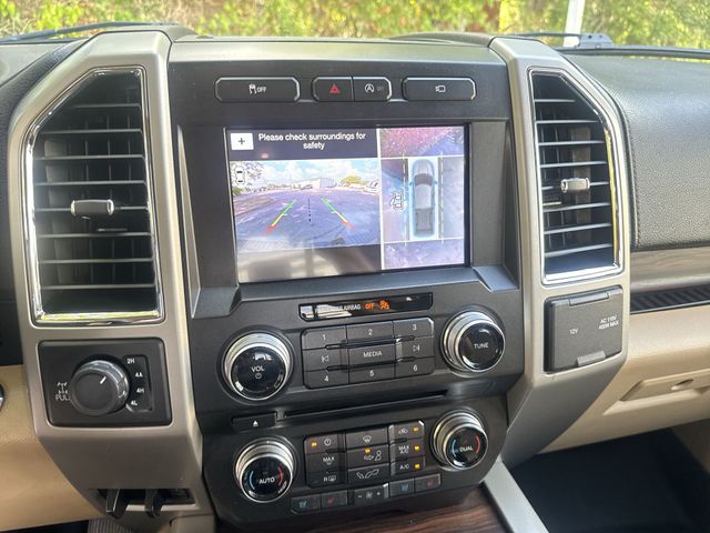 Used 2017  Ford Lariat image 23
