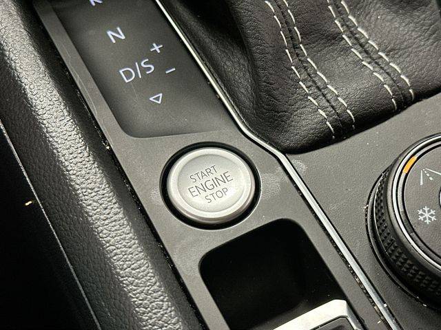 2023 Volkswagen Atlas 2.0T SE w/Technology Blue at Subaru and VW of Moon Township