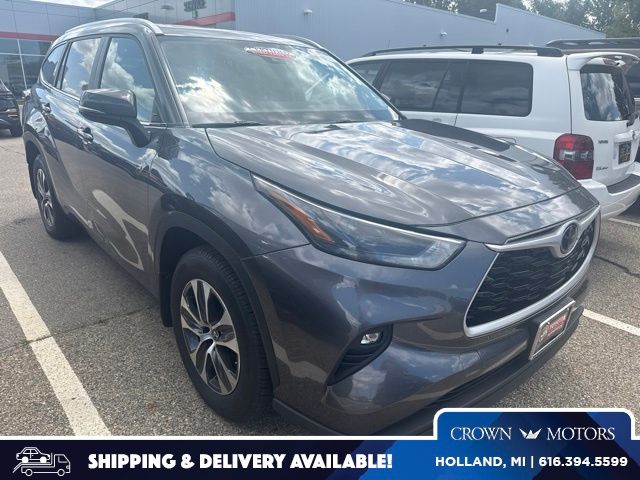 Magnetic Gray Metallic 2024 Toyota Highlander SUV / Crossover All-Wheel Drive 8-Speed Automatic