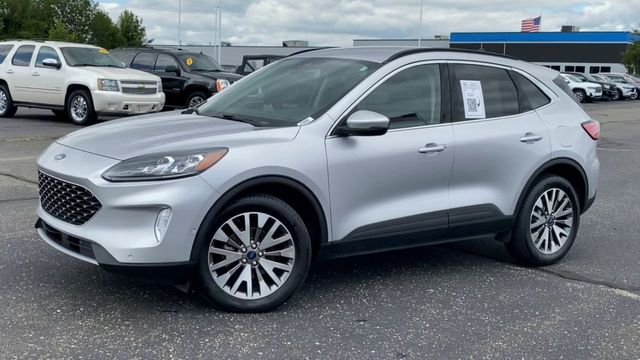 2020 Ford Escape Titanium Hybrid 4