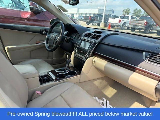 Used 2012 Beige Toyota XLE image 20
