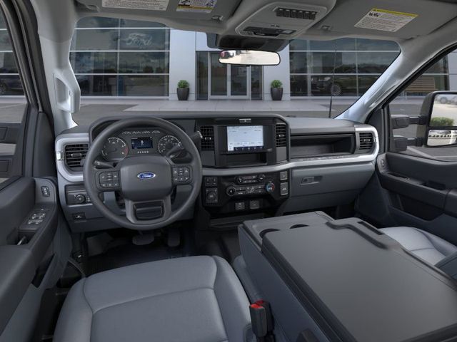 2025 Ford F-550 Super Duty 