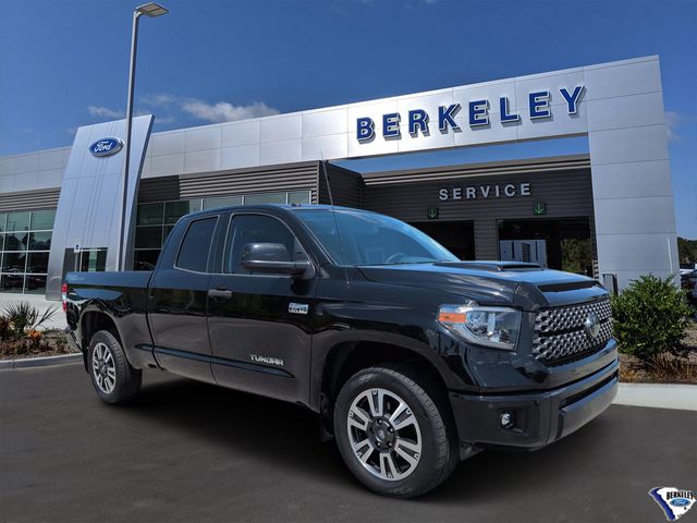 Midnight Black Metallic 2018 Toyota Tundra Pickup Truck 4X2 6-Speed Automatic Overdrive