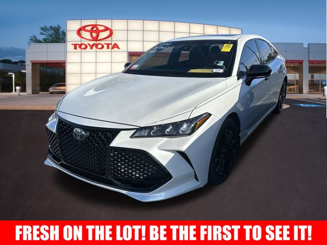 2022 Toyota Avalon Hybrid XSE 3