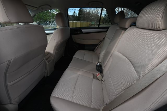 Used 2017 Gray Subaru 2.5i Premium image 9