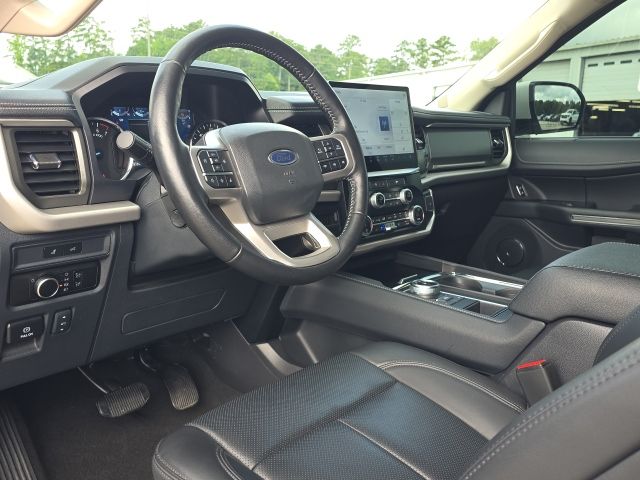 2024 Ford Expedition XLT:B02482