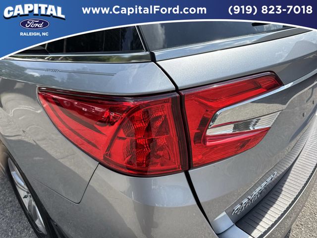 Used 2019 Black Honda EX-L image 15