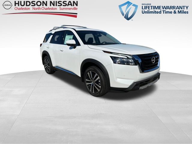 2025 Everest White Pearl Tricoat Nissan Pathfinder Platinum FWD SUV