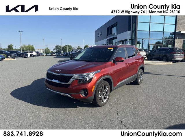Mars Orange 2023 Kia Seltos SUV / Crossover Front-Wheel Drive Continuously Variable Transmission
