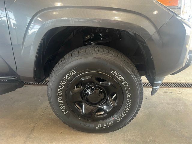 2022 Toyota Tacoma SR photo