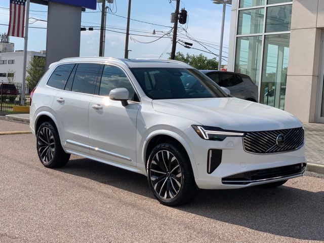 2026 Volvo XC90 B5 Plus
