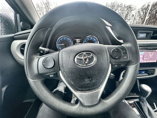 2017 Toyota Corolla LE 13