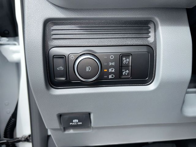 New 2026 Oxford White Ford F-250® XL image 15