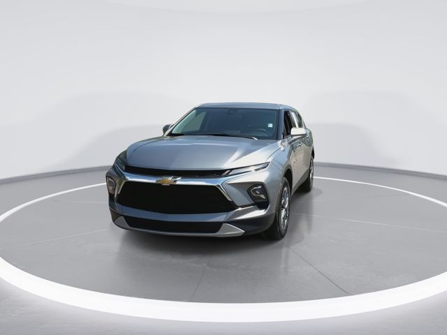 Used 2025 Gray Chevrolet LT image 3