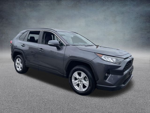 2021 Toyota RAV4 XLE 3