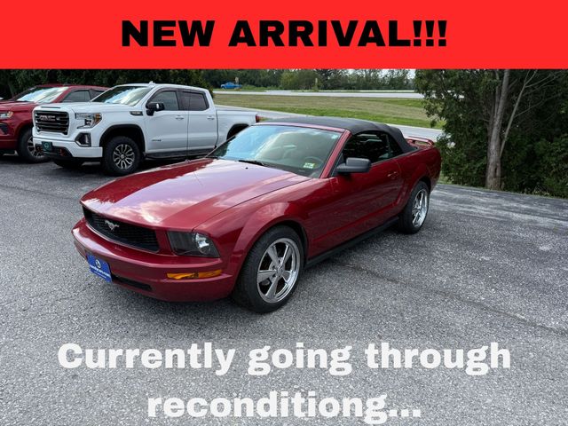 Red (Maroon) 2006 Ford Mustang Coupe 5-Speed Automatic Overdrive