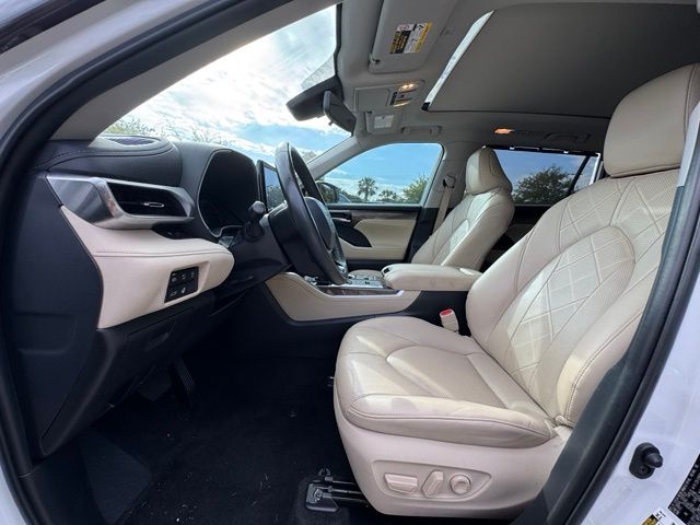 Used 2024 Toyota Highlander SUV