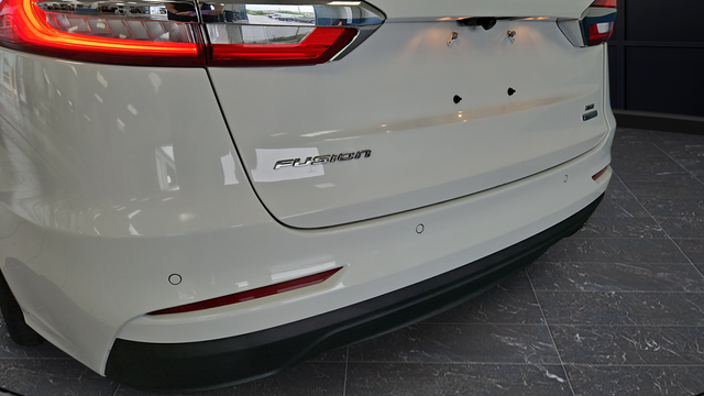 Used 2020 Oxford White Ford SE image 38