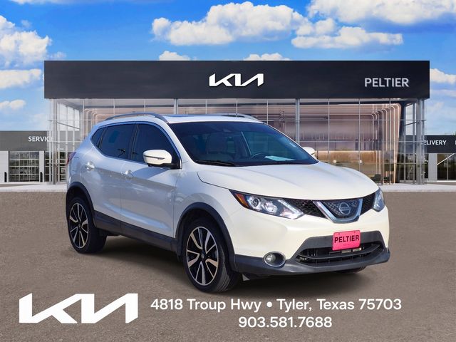 Pearl White 2018 Nissan Rogue Sport SUV / Crossover Front-Wheel Drive Continuously Variable Transmission