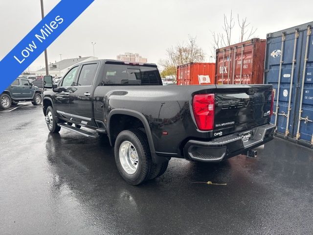 2024 Chevrolet Silverado 3500HD High Country 13