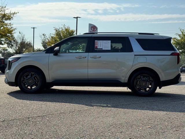 Used 2025 Kia Carnival Hybrid Van