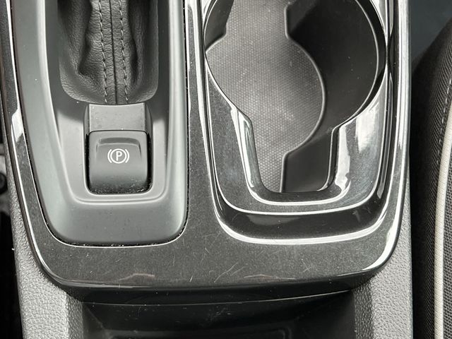 Used 2025 White Chevrolet LT image 23