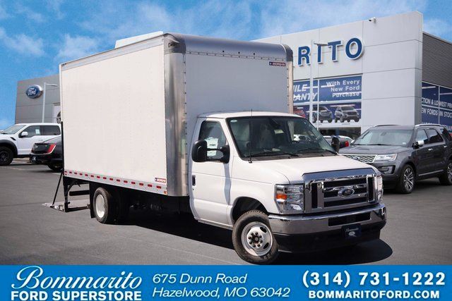 2024 Ford E-Series Chassis E-350 SD Cutaway SB RWD