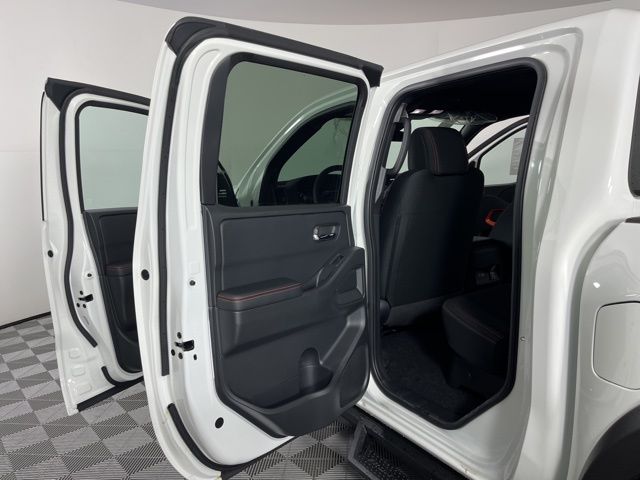 2025 Glacier White Nissan Frontier PRO-X RWD Truck
