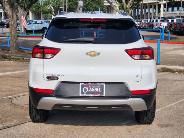 2023 Chevrolet TrailBlazer LT White at AutoSavvy Houston Southwest