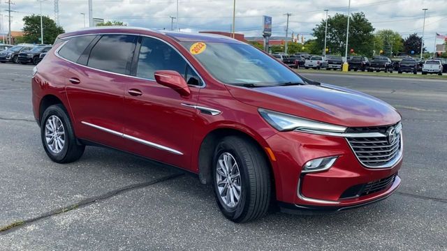 2022 Buick Enclave Essence 2