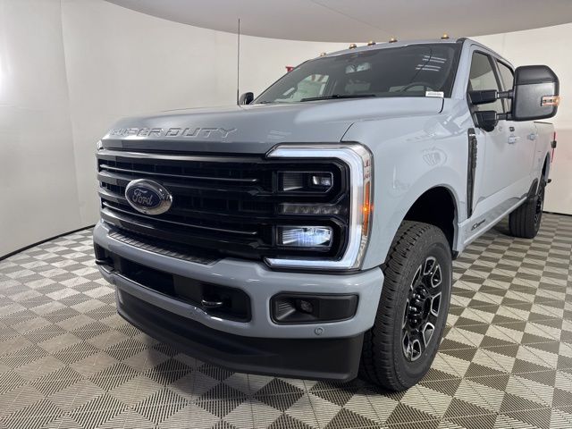 2025 Glacier Gray Metallic TriCoat Ford Super Duty F-350 SRW Platinum 4X4 Truck