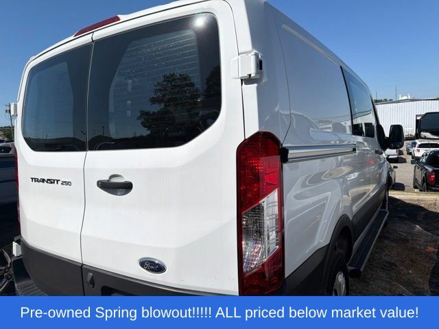 Used 2025 White Ford XL image 5
