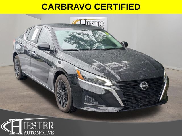 Super Black Clearcoat 2025 Nissan Altima Sedan Front-Wheel Drive Continuously Variable Transmission